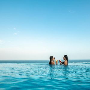 Triton Prestige Seaview And Spa